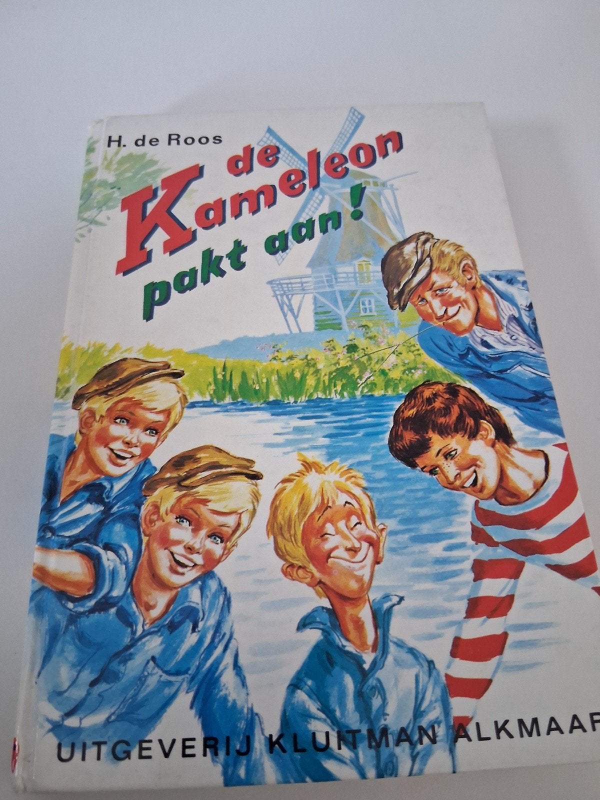 de kameleon pakt aan, Boeken, Ophalen of Verzenden, Gelezen