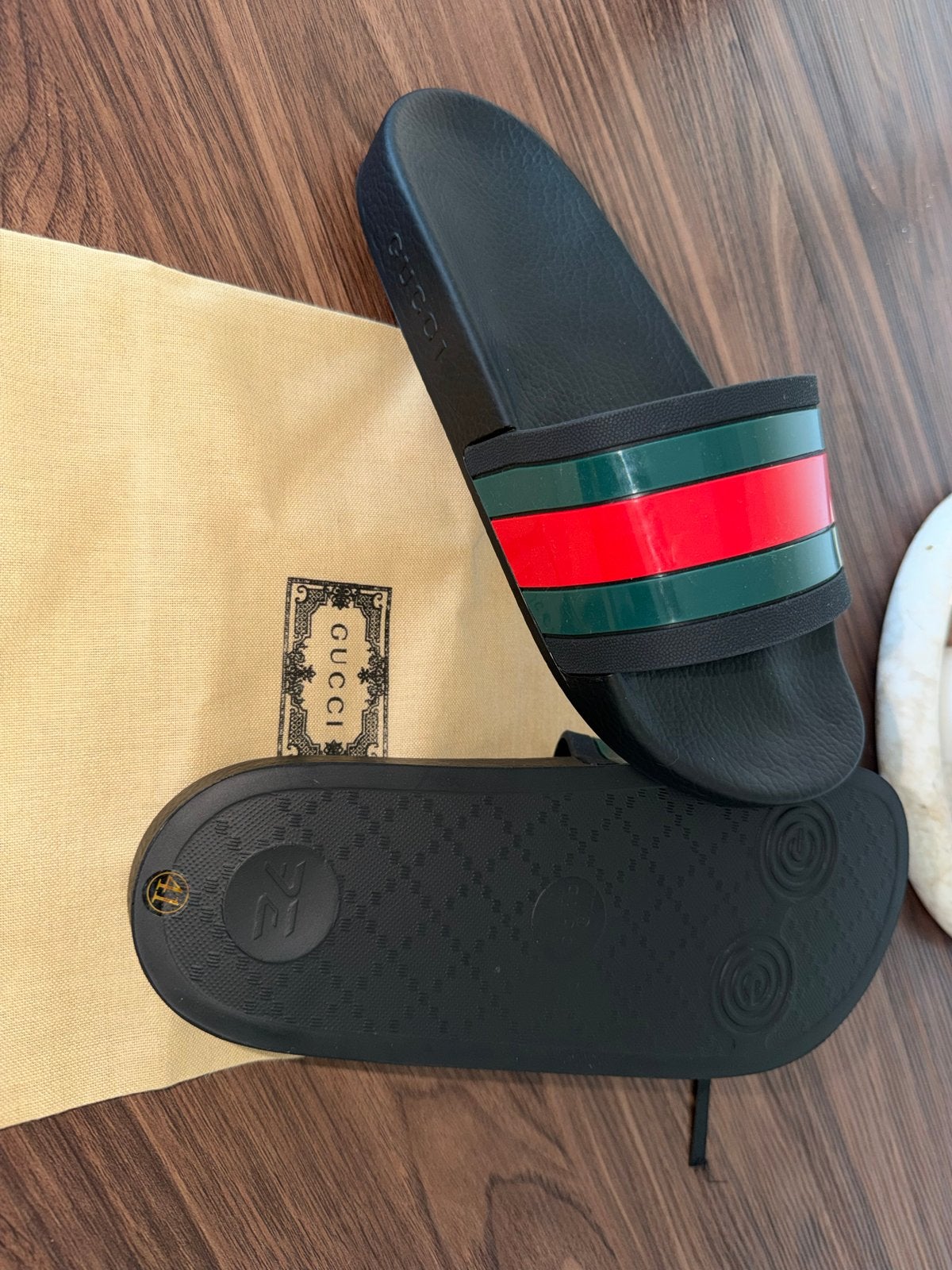 Gucci slippers maat 41 nieuw, Kleding | Heren, Ophalen of Verzenden, Nieuw, Zwart