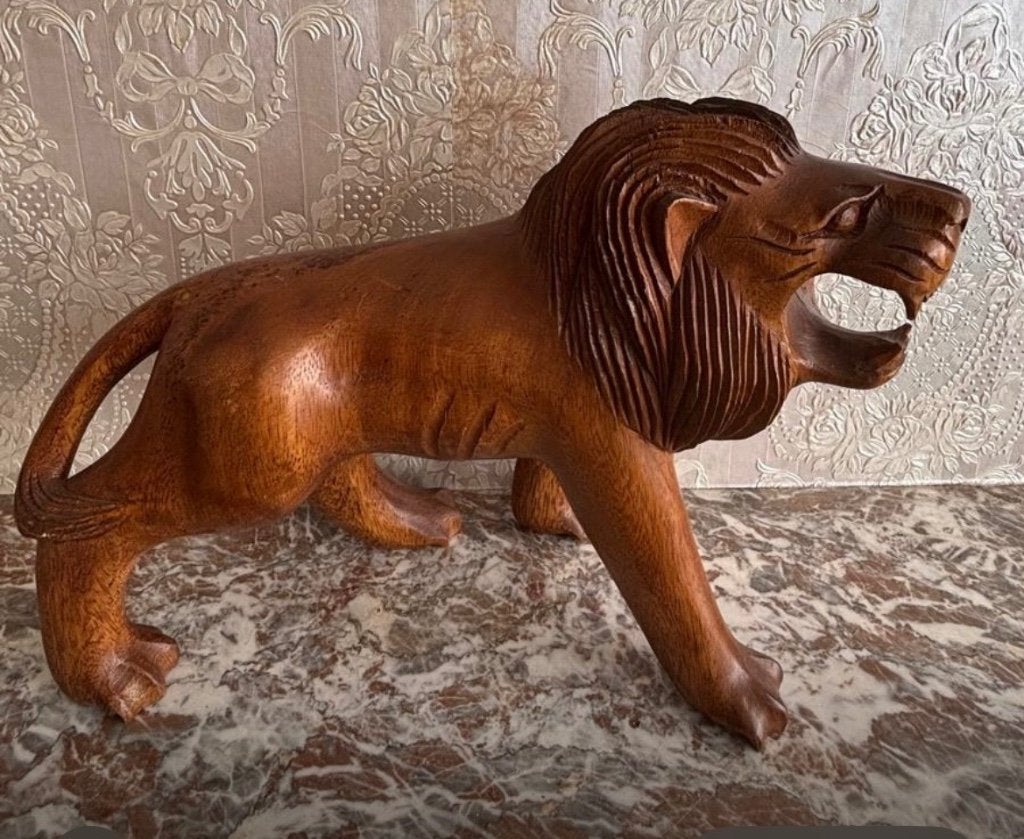 Houten leeuw, Ophalen of Verzenden, Zoogdier, 20 - 50 cm, Beeld