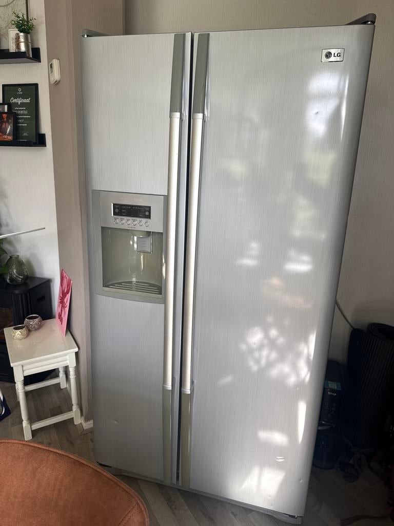 Grote LG Amerikaanse koelkast met vriezer en waterdispenser, Ophalen, Gebruikt, 200 liter of meer, 60 cm of meer