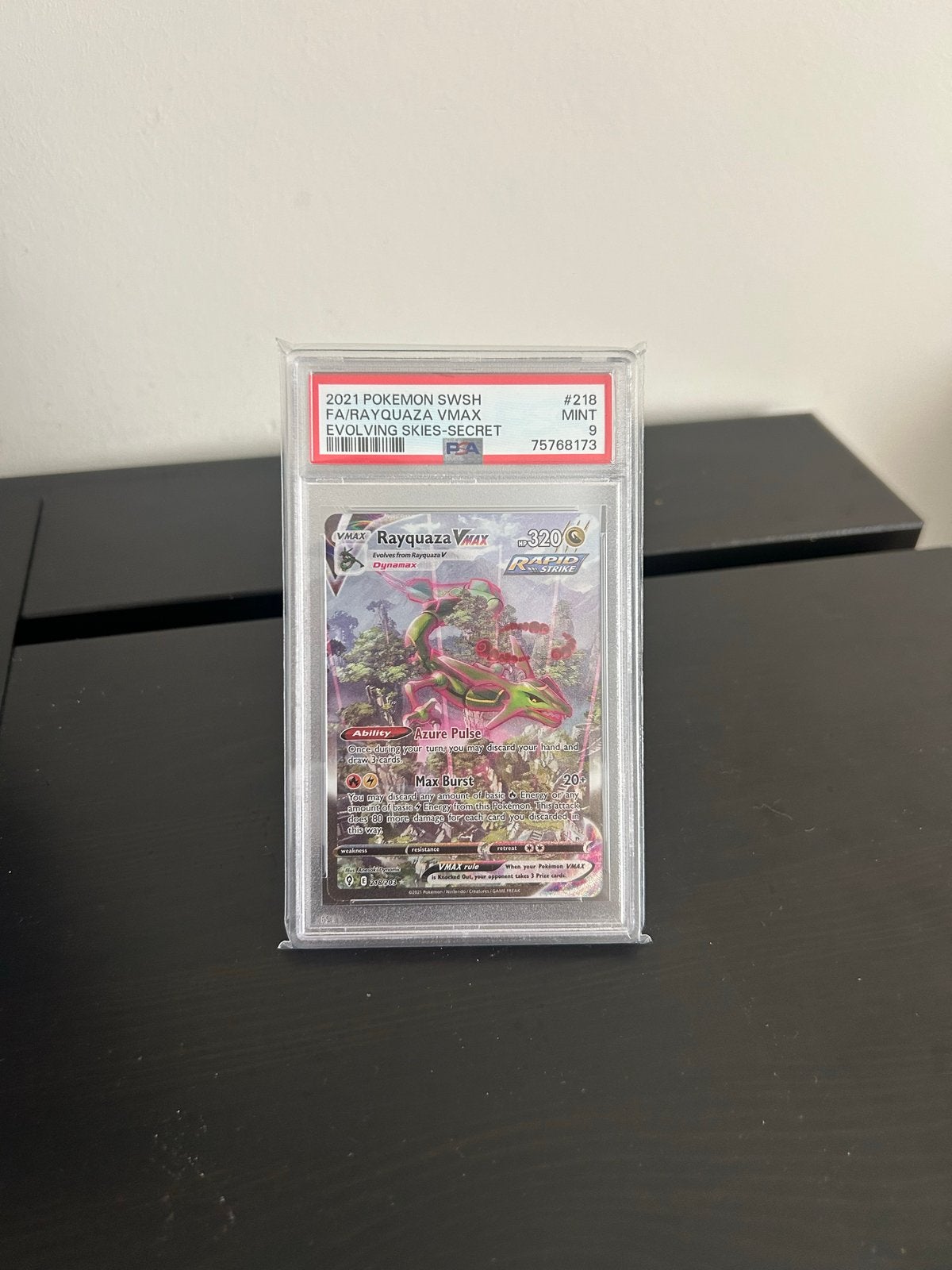 Rayquaza VMAX Secret Rare PSA 9 - Evolving Skies, Hobby en Vrije tijd, Verzamelkaartspellen | Pokémon, Zo goed als nieuw, Losse kaart