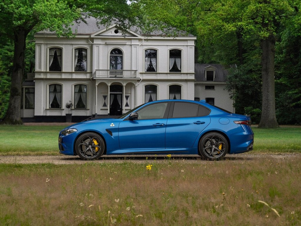 Alfa Romeo Giulia 2.9 V6 Quadrifoglio (bj 2020, automaat), Auto's, Alfa Romeo, Automaat, Achterwielaandrijving, Gebruikt, Blauw