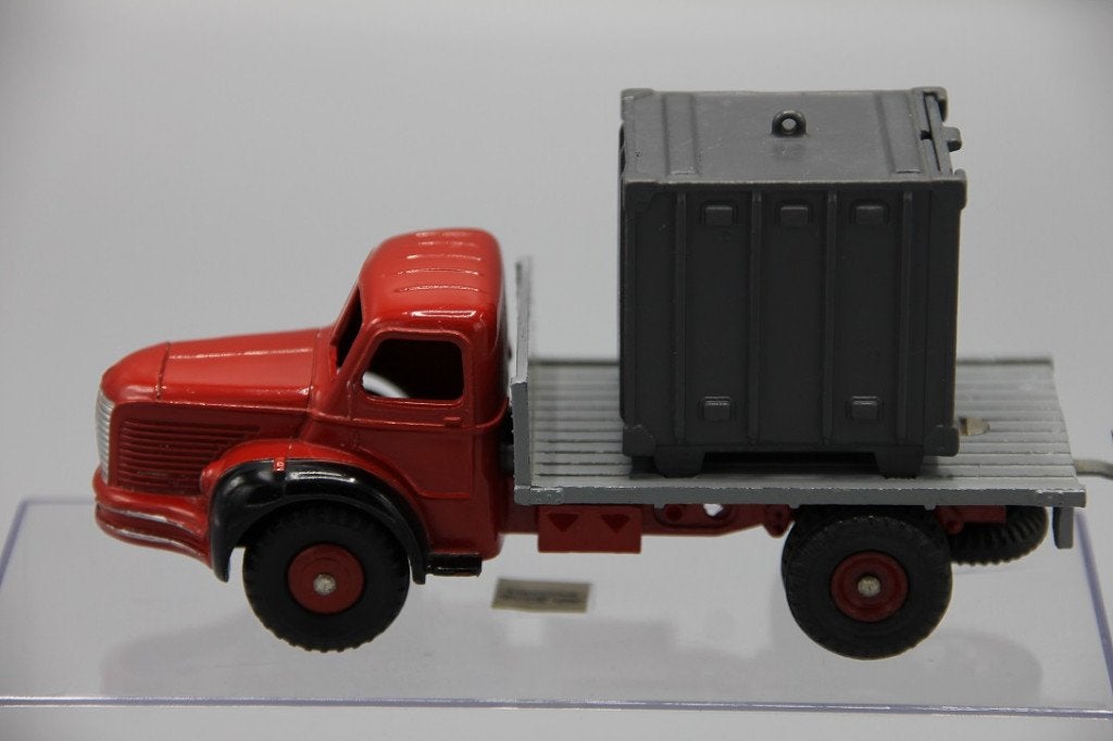 Dinky Toys Plateau Berliet met Container # 34B, Ophalen of Verzenden, Zo goed als nieuw, Bus of Vrachtwagen, Dinky Toys