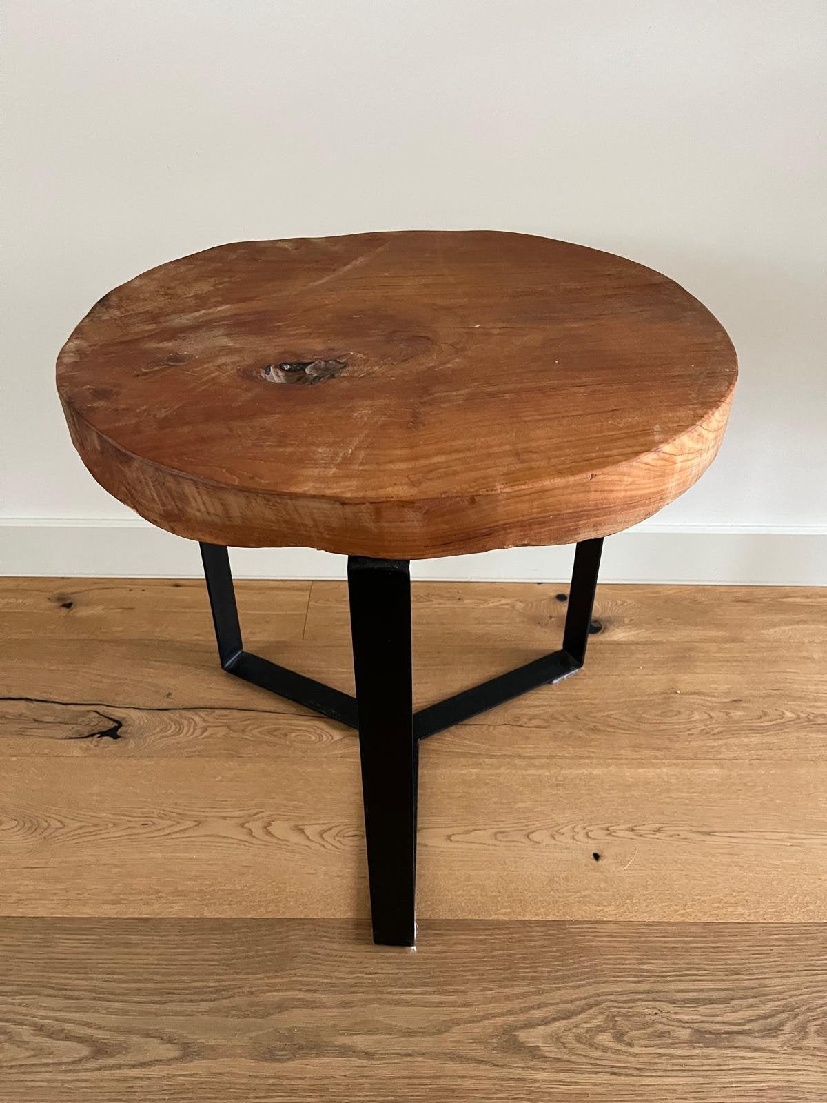 Klein tafeltje, Huis en Inrichting, Tafels | Bijzettafels, Minder dan 55 cm, Rond, Zo goed als nieuw, Hout