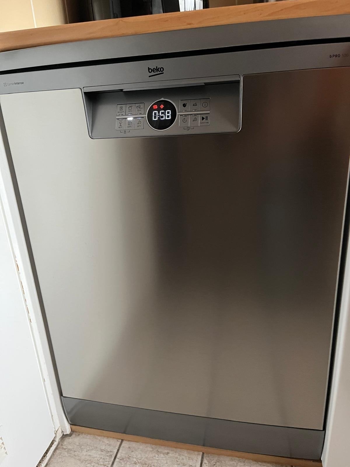 Vrijstaande Beko vaatwasser - Zo goed als nieuw, Witgoed en Apparatuur, Ophalen, Eco programma, Zo goed als nieuw, 85 tot 90 cm