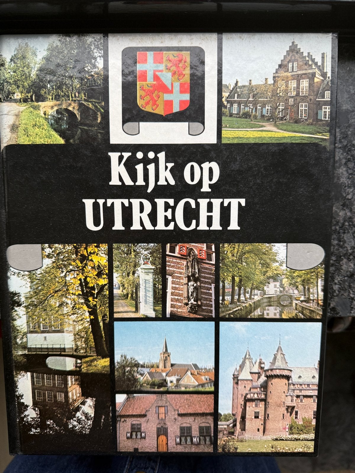 Kijk op Utrecht - Boek bevat veel kleurenfoto’s, Boeken, Ophalen of Verzenden, 20e eeuw of later, Gelezen