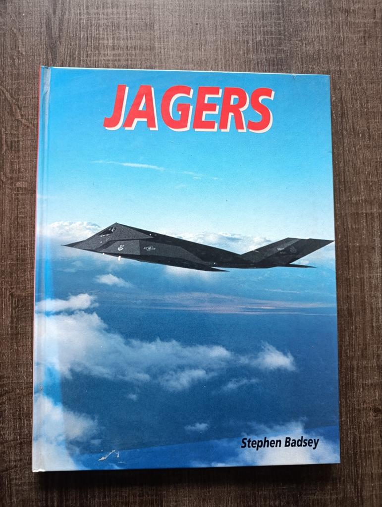 Jagers - Stephen Badsey - Boek over militaire vliegtuigen, Ophalen of Verzenden