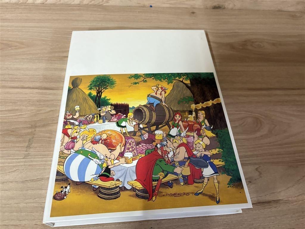 asterix en obelix taboe - s4223, Hobby en Vrije tijd, Gezelschapsspellen | Bordspellen, Verzenden, Zo goed als nieuw