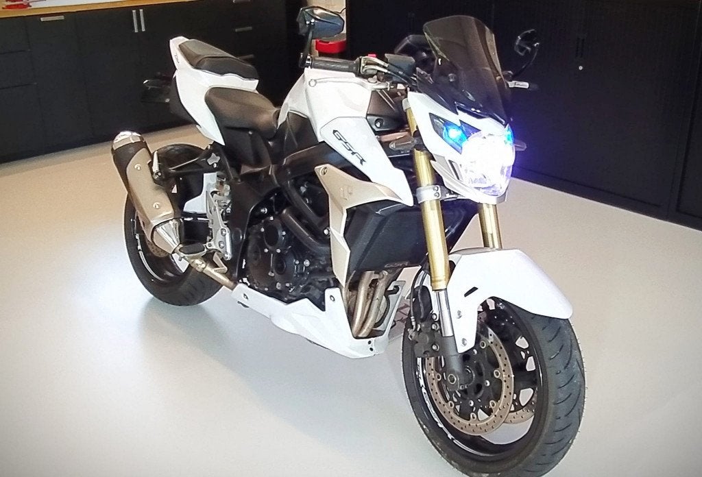 Suzuki GSR 750 ABS. Voorzien van veel extra's en accessoires, LED Verlichting, Occasion, 4 cilinders, Motorrijbewijs A