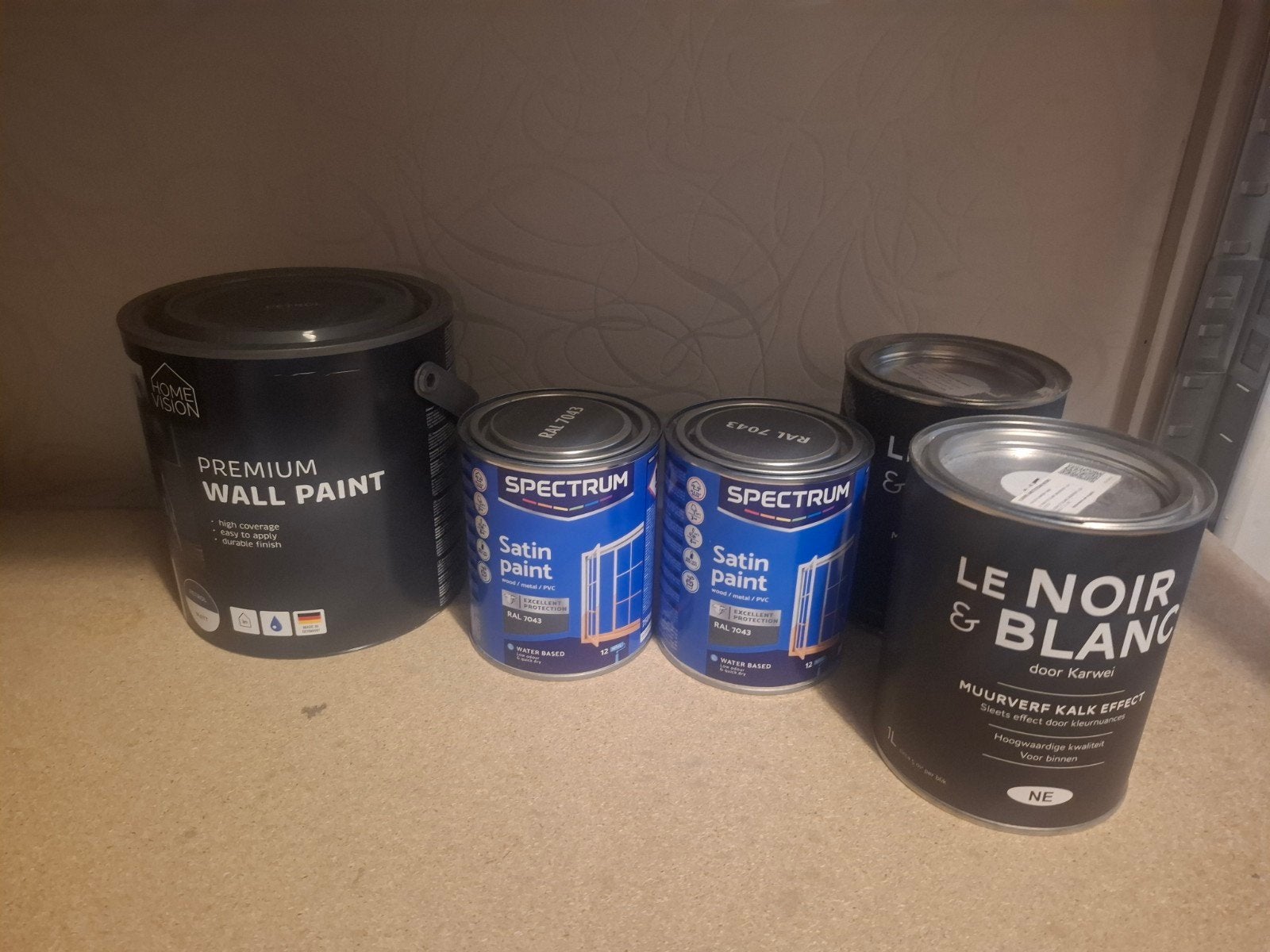 4 potten verf ongebruikt, Ophalen, Nieuw, Beige