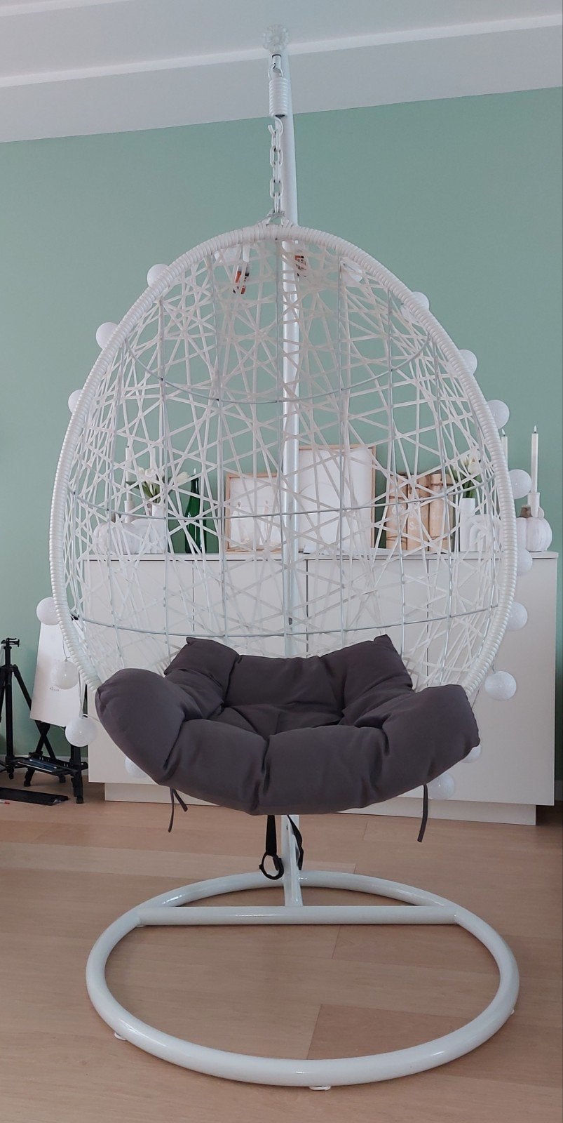 Witte hangstoel eistoel van Xenos met standaard en kussen, Ophalen, Modern, Bohemian, Wit, Zo goed als nieuw
