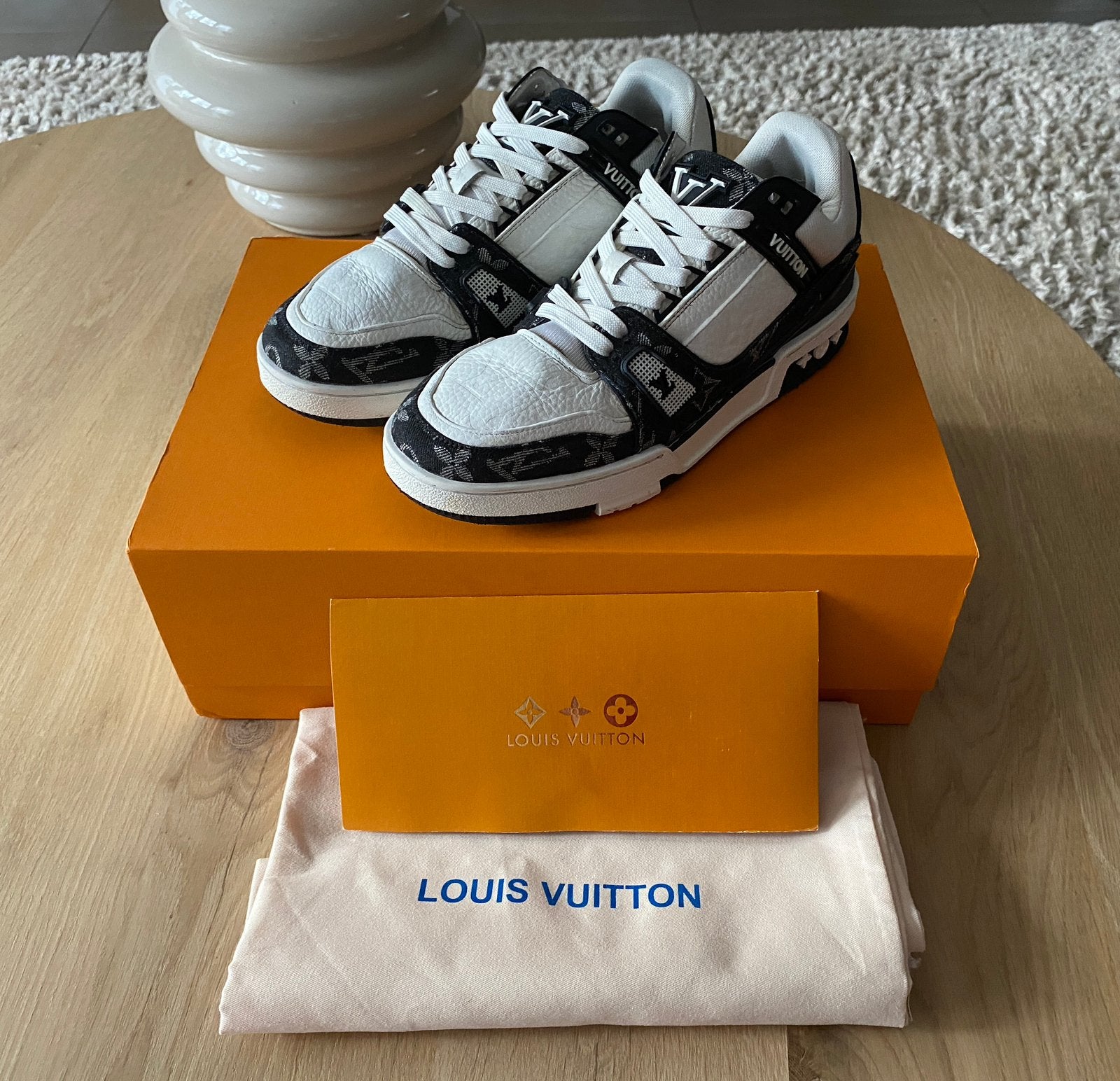 Louis Vuitton trainers Zwart/Wit, Kleding | Heren, Schoenen, Ophalen of Verzenden, Zo goed als nieuw, Zwart