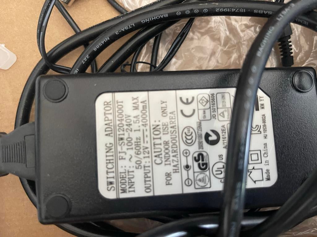 Kleine beamer met adapter, Ophalen of Verzenden, Zo goed als nieuw, LED, Overige resoluties