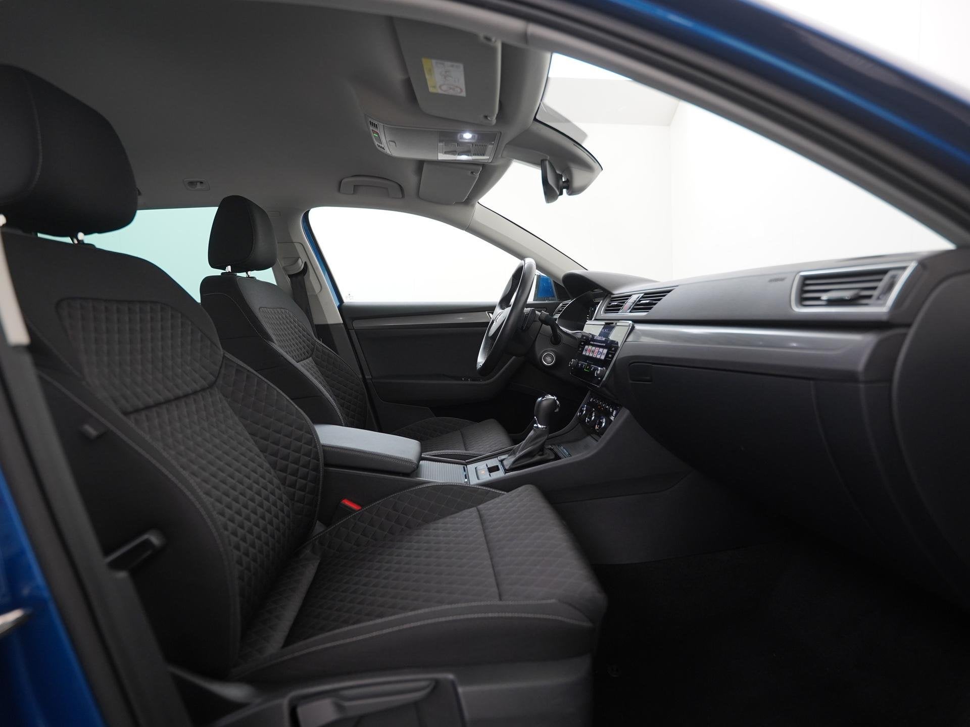 Skoda Superb Combi 1.4 TSI iV Business | Adaptive cruise | N, Auto's, Stof, Gebruikt, 4 cilinders, Blauw
