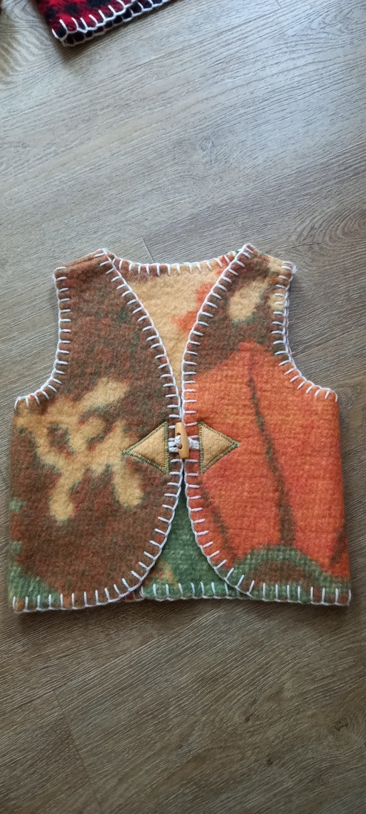 Handgemaakte wollen bodywarmer maat 80, Kinderen en Baby's, Ophalen of Verzenden, Gebruikt, Handgemaakt, Jongetje of Meisje