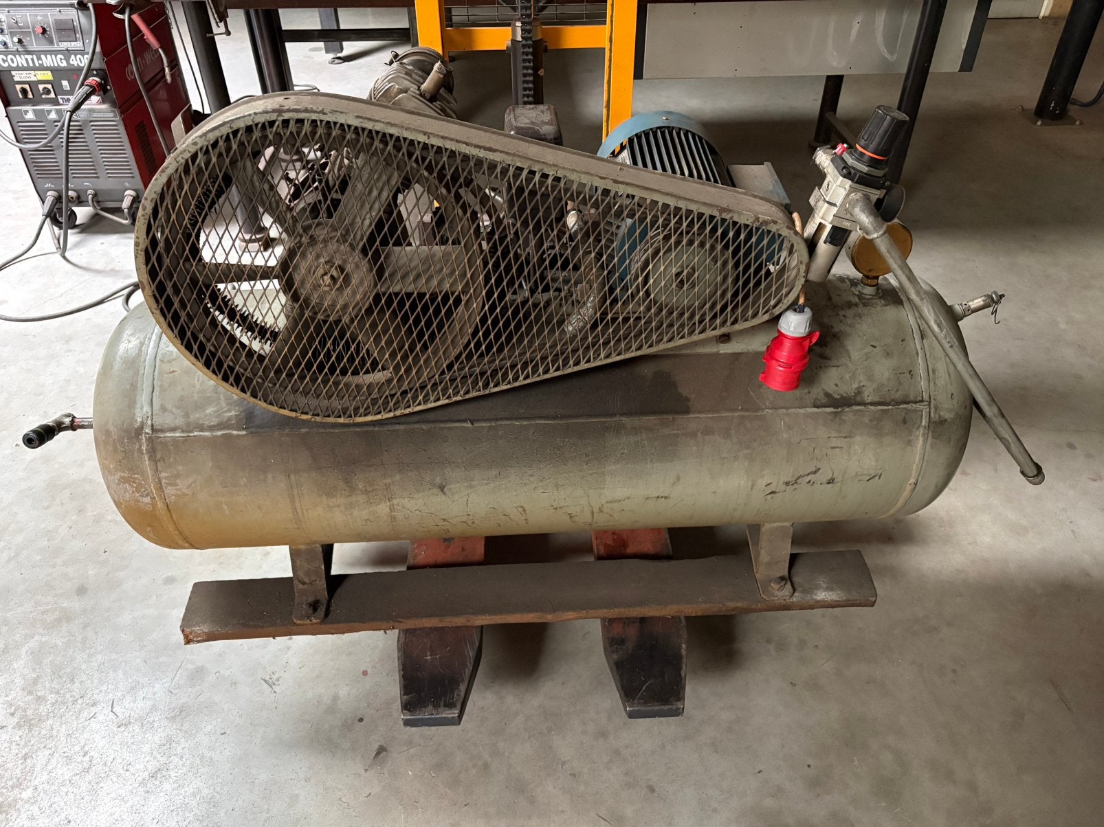 Grote compressor met defecte pomp, 100 liter of meer, Ophalen, Gebruikt