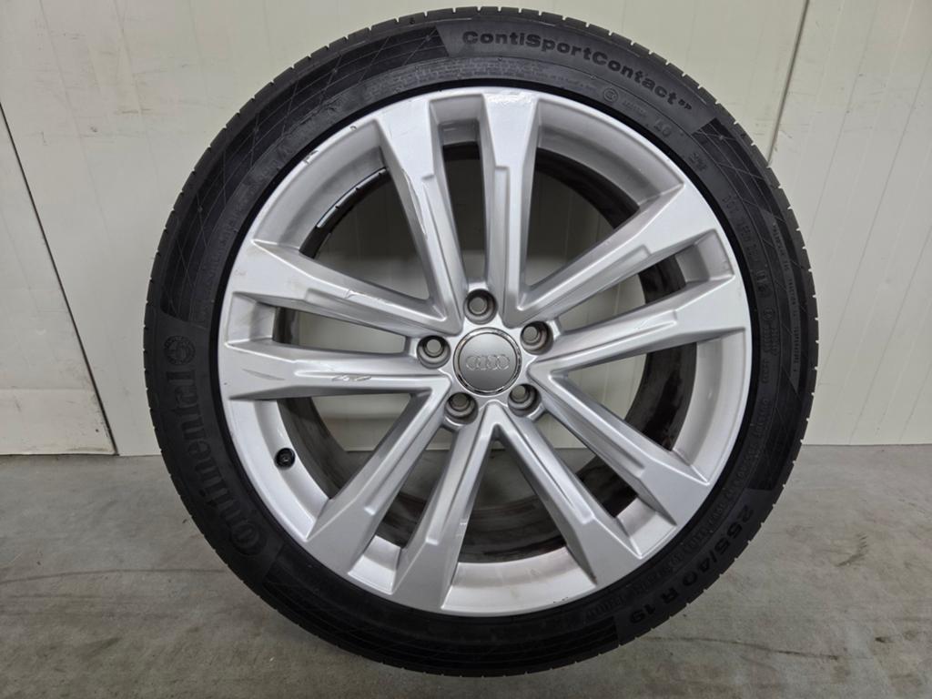 Audi A6 19 inch velgen zomerbanden 255 40 19, Gebruikt, Banden en Velgen, Ophalen, 19 inch