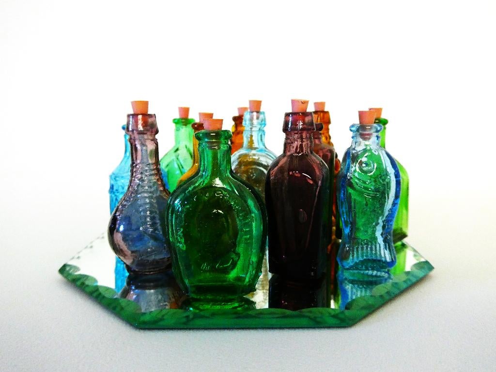 12 Vintage glazen mini flesjes op geslepen spiegel, Antiek en Kunst, Antiek | Glas en Kristal, Ophalen of Verzenden
