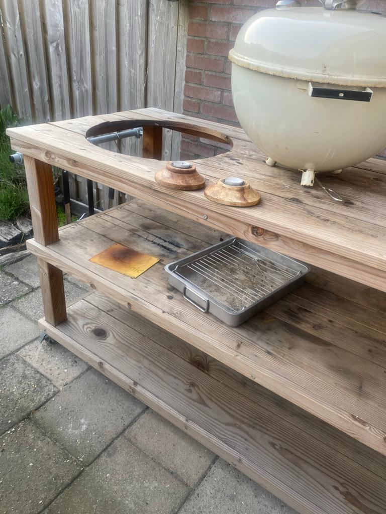 Houten BBQ-tafel voor houtskoolbarbecue, Ophalen, Gebruikt, Houtskool, Vrijstaand