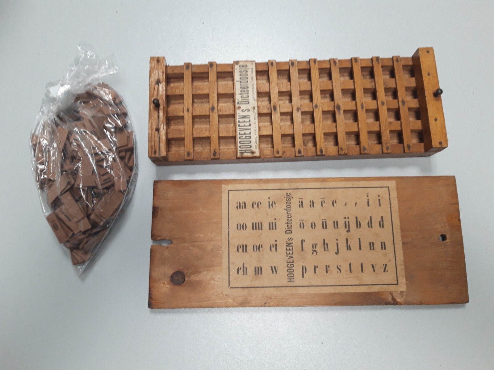 Hoogeveen's Dicteerdoosje - Vintage Educatief Speelgoed, Antiek en Kunst, Ophalen of Verzenden