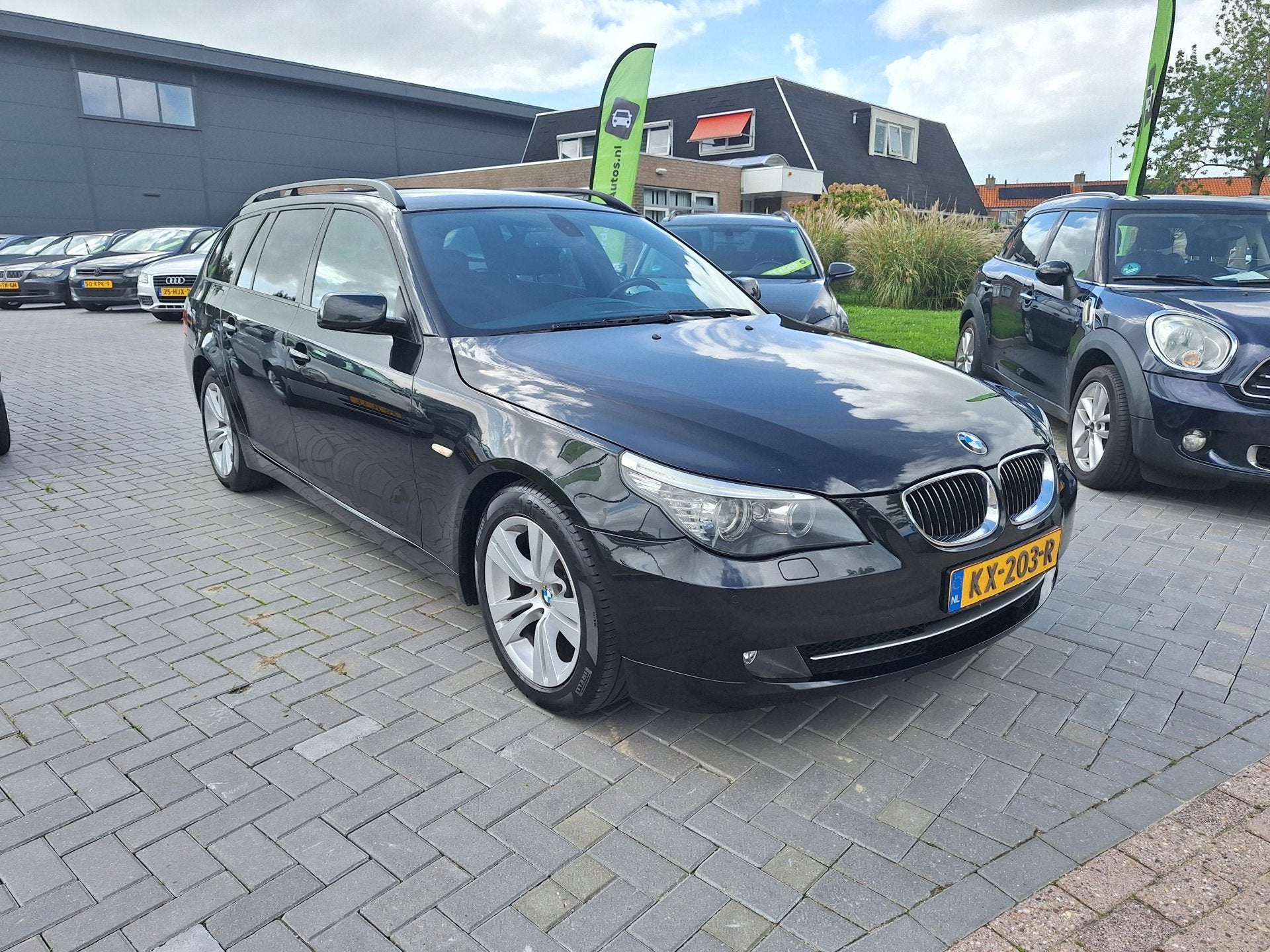 BMW 5-serie Touring 520i Business Line Edition I / Zeer nett, Achterwielaandrijving, 4 cilinders, 1535 kg, Zwart