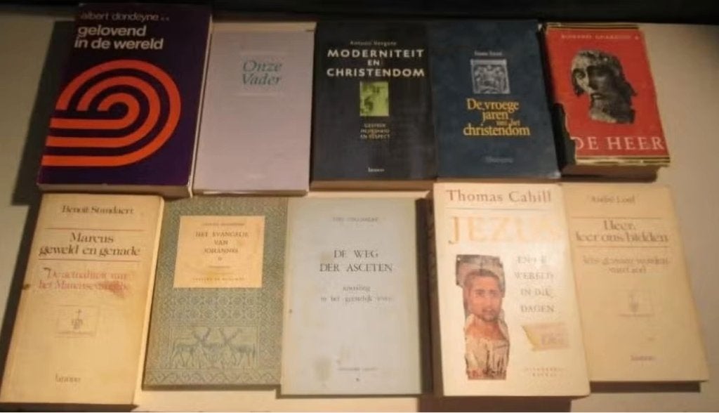 10 oude Religieuze Boeken, Boeken, Ophalen of Verzenden, Gelezen