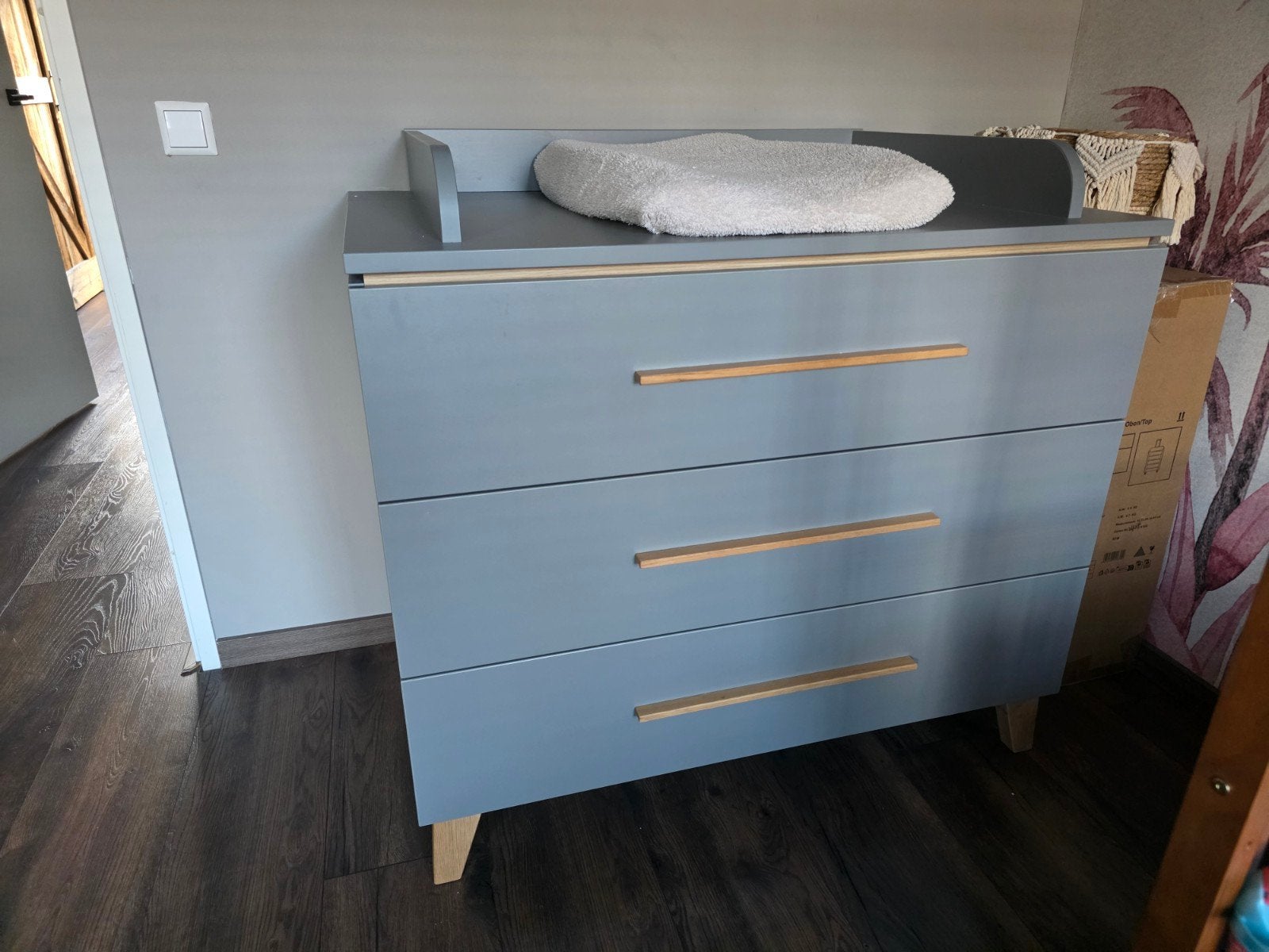Babykamer set: Commode en Ledikant - Grijs, Ophalen, Gebruikt, 50 tot 70 cm, 75 tot 100 cm