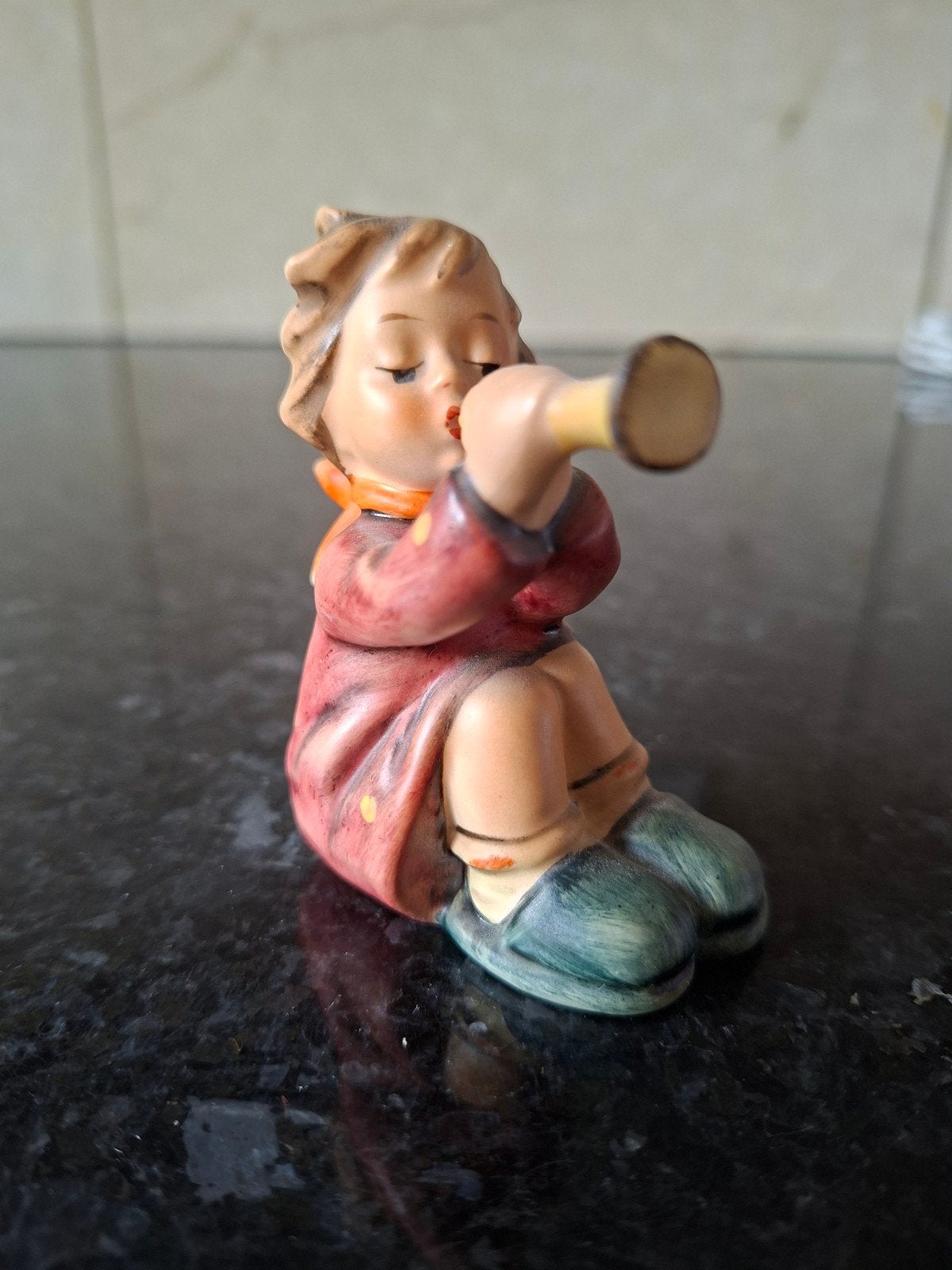 Hummel Goebel 391 Beeldje - Jongen met Hoorn, Ophalen of Verzenden, Nieuw