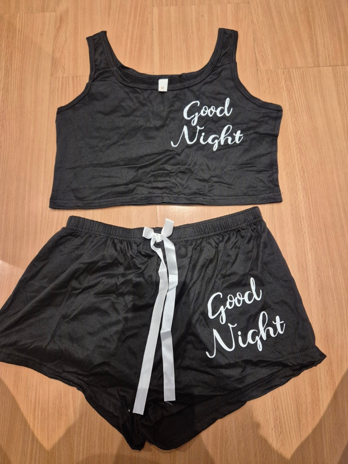 Nieuwe pyjama set 'Good Night' - Maat M, Kleding | Dames, Pyjama's, Ophalen of Verzenden, Nieuw, Maat 38/40 (M)