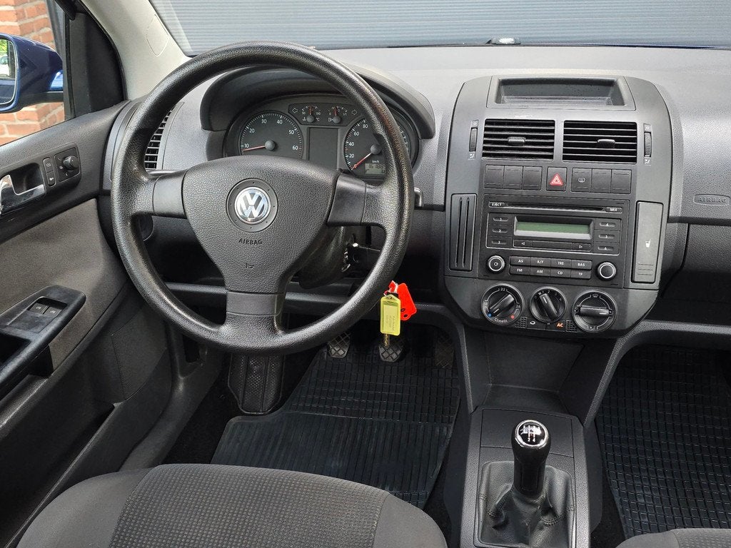 Volkswagen Polo 1.4-16V Comfortline 5DR |Airco |Apk |Trekhaa, Auto's, Voorwielaandrijving, 4 cilinders, Blauw, Bedrijf