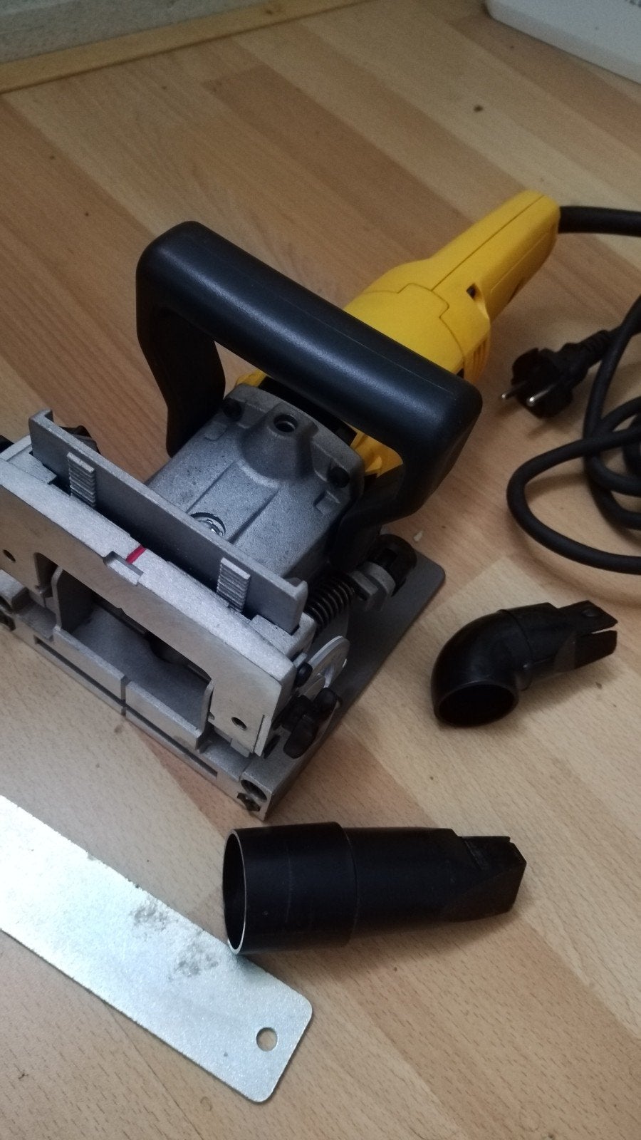 Dewalt DW682 QS lamellenfrees, Doe-het-zelf en Verbouw, Ophalen, Zo goed als nieuw, Elektrisch, Bovenfrees