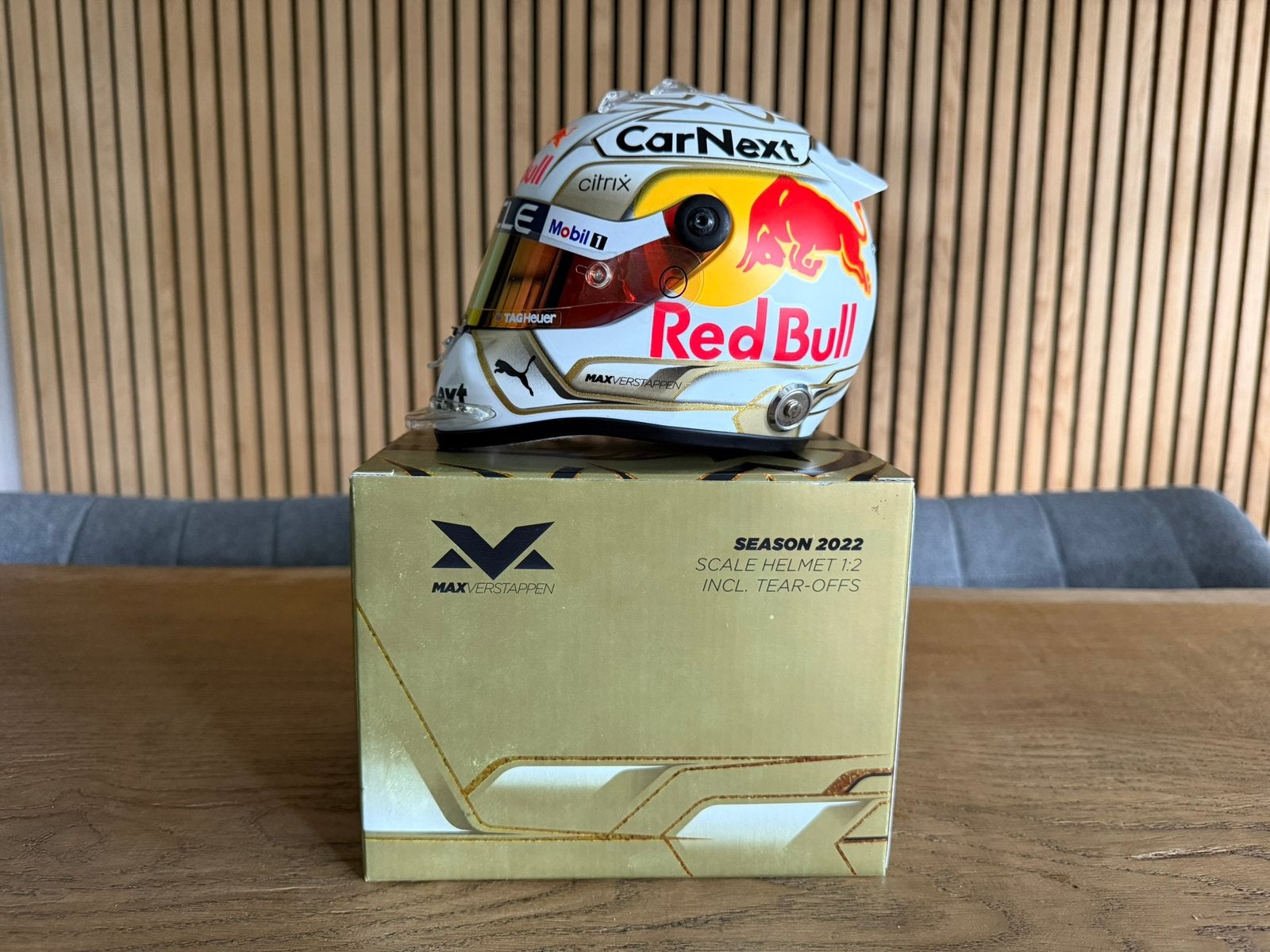 Max Verstappen 2022 Season 1:2 Helmet, Ophalen of Verzenden, Zo goed als nieuw, Formule 1