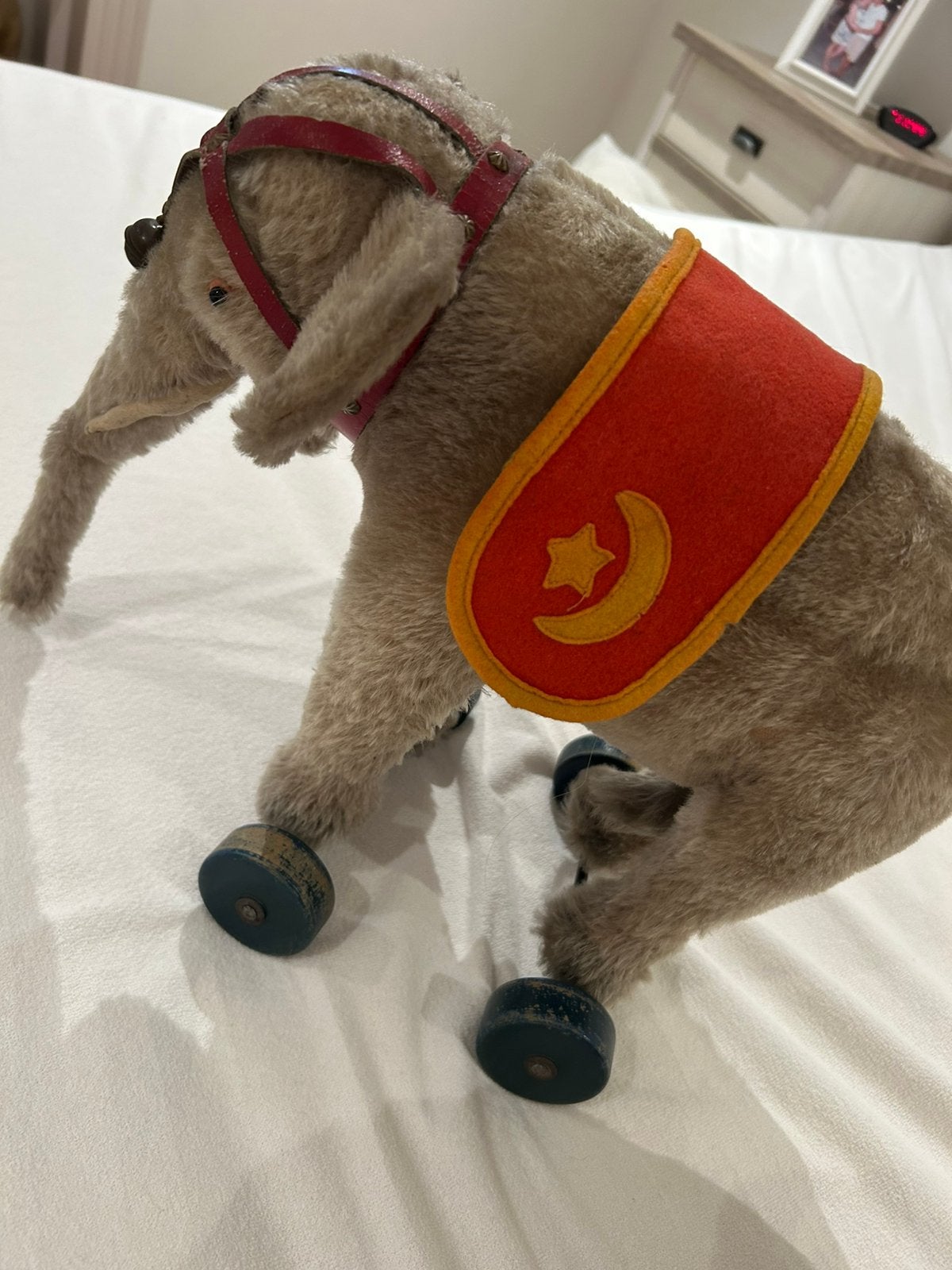 prachtig zeldzaam circus steiff olifantje op houten wielen, Antiek en Kunst, Verzenden