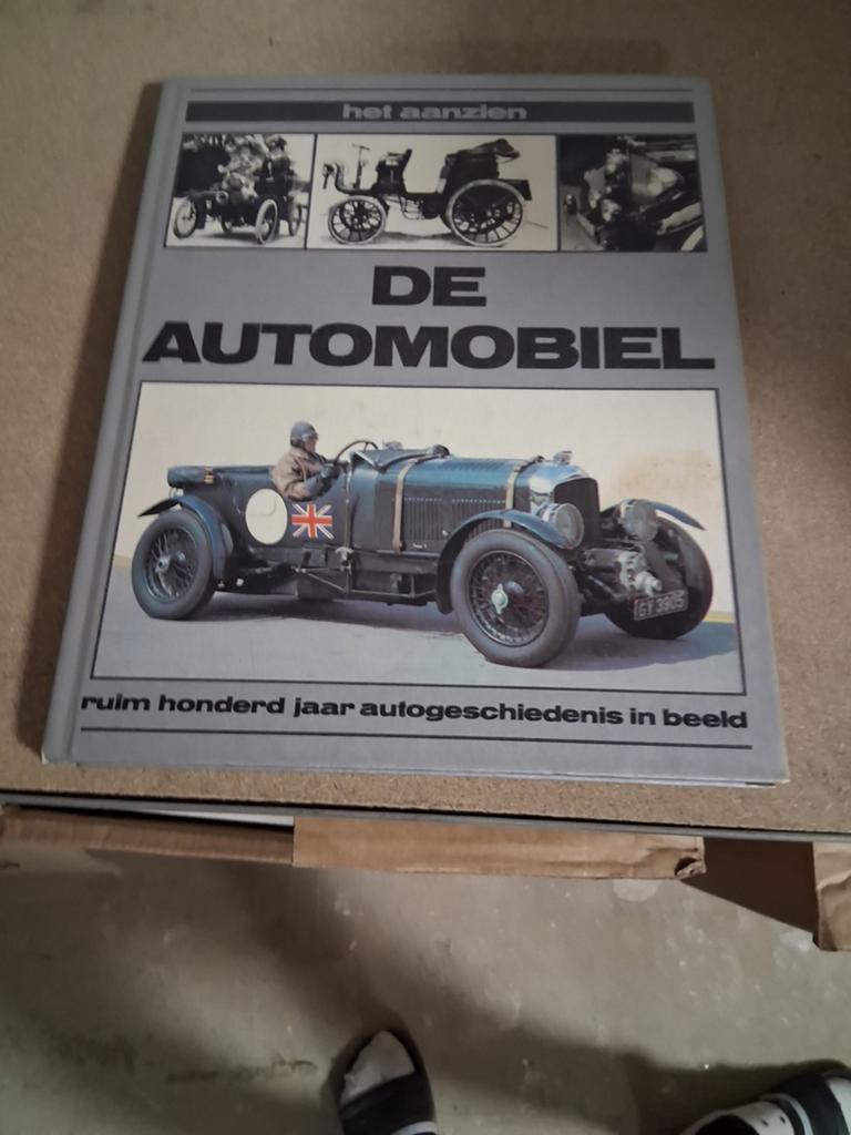Het Aanzien: De Automobiel - Ruim 100 jaar autogeschiedenis, Ophalen of Verzenden, Gelezen, Algemeen, Onbekend