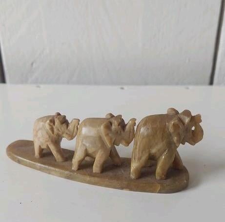 Vintage beeldje gemaakt in India olifanten olifant olifantje, Verzamelen, Beelden en Beeldjes, Zo goed als nieuw, Dier, Ophalen of Verzenden