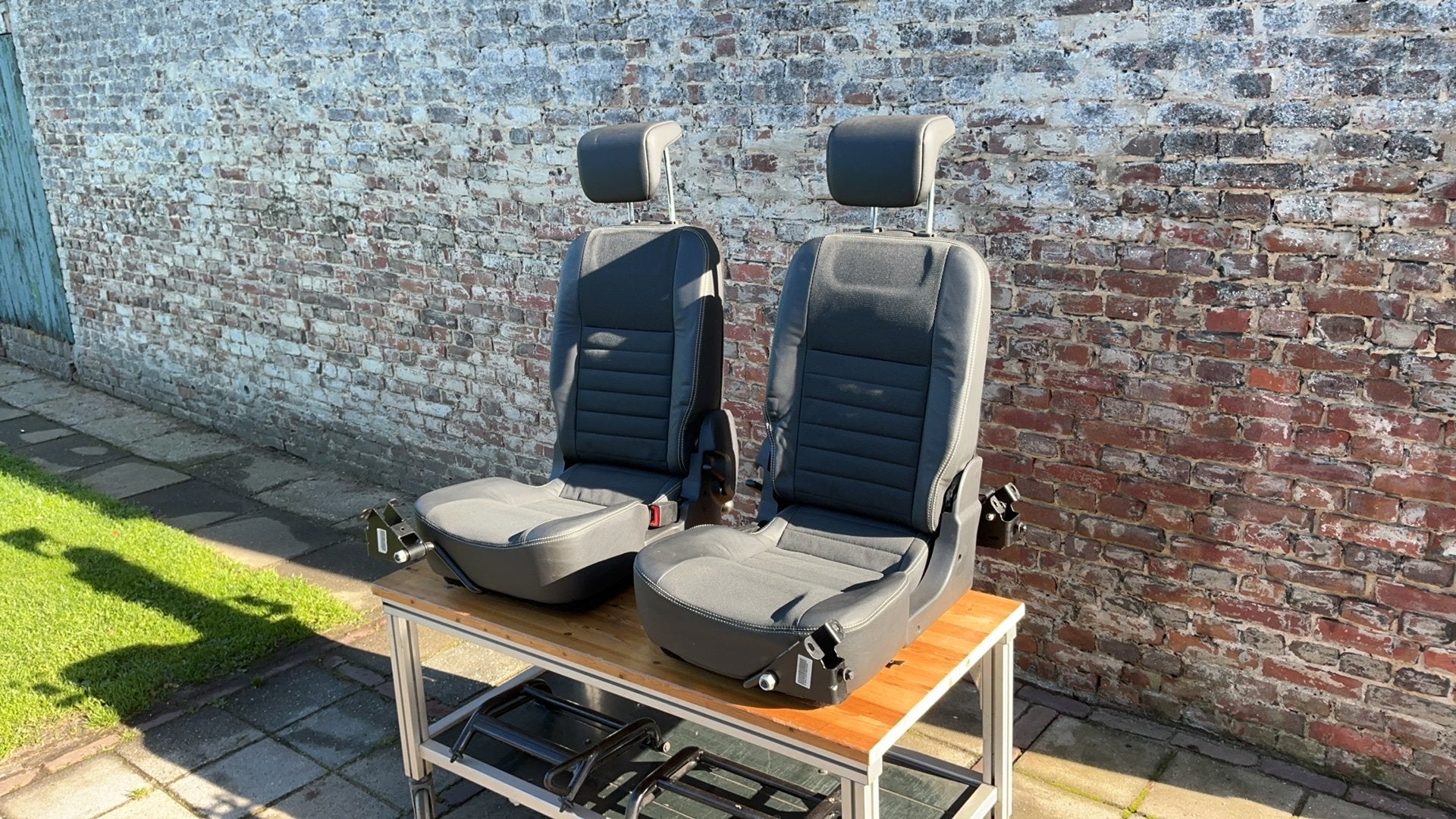 Klap stoelen face forword Defender, Ophalen