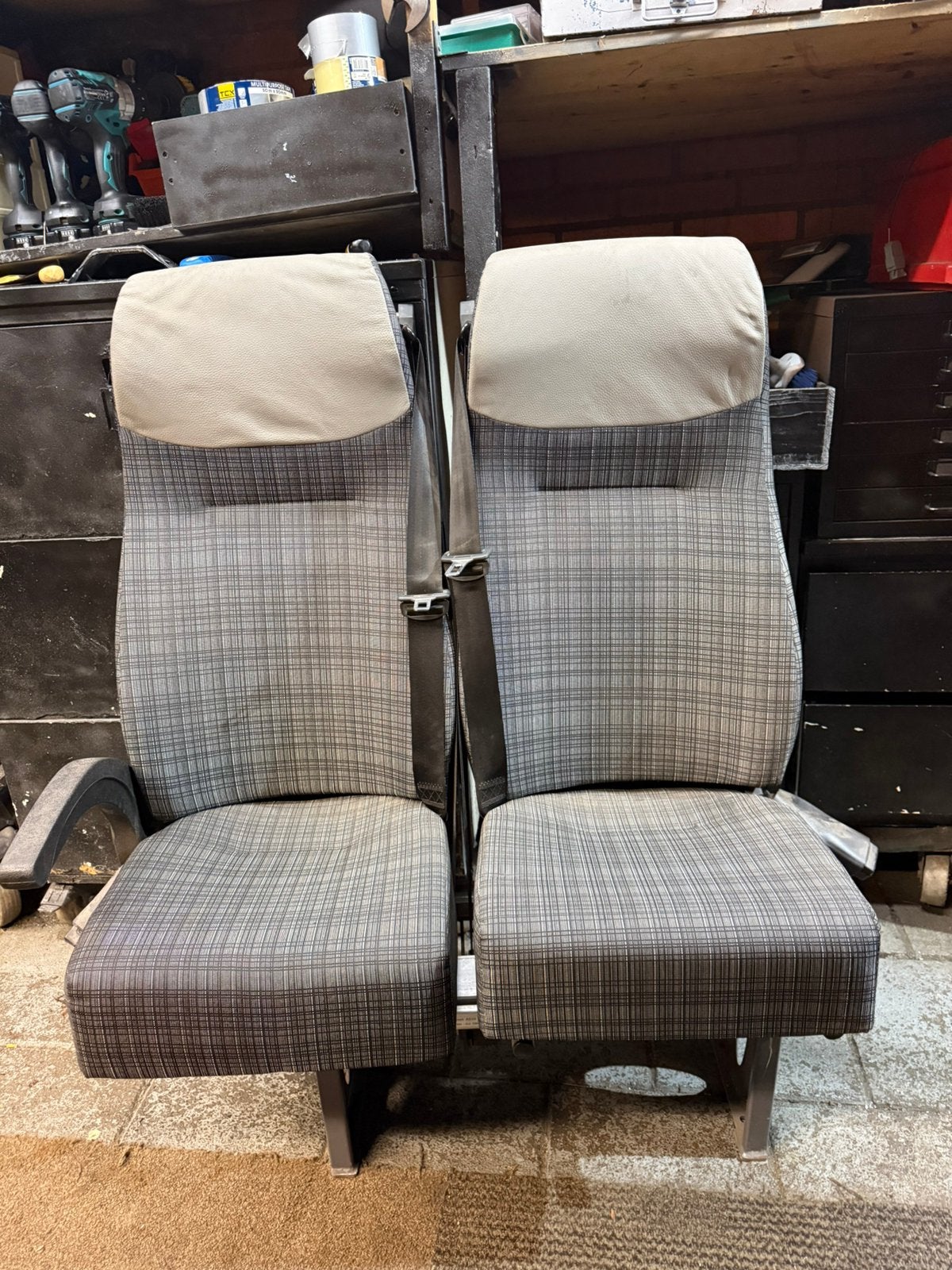 2extra stoelen met ingebouwde gordels voor bussen en campers, Ophalen, Gebruikt, Mercedes-Benz