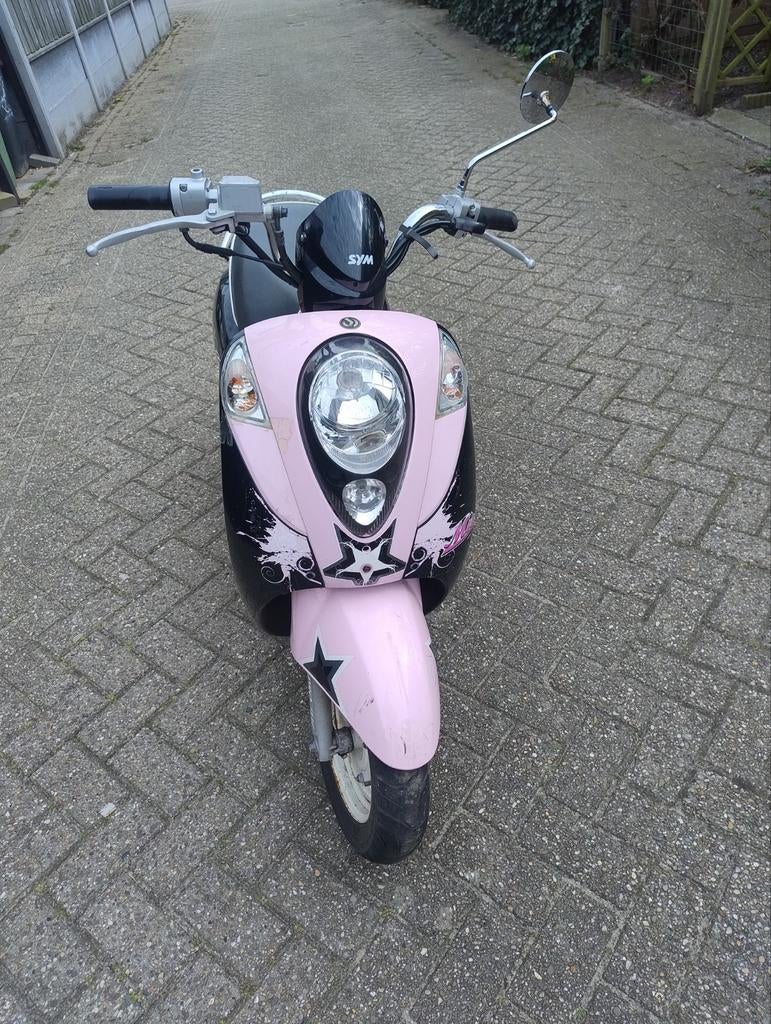 sym mio 2010, Fietsen en Brommers, Scooters | SYM, Gebruikt, Benzine, 50 cc, Maximaal 25 km/u