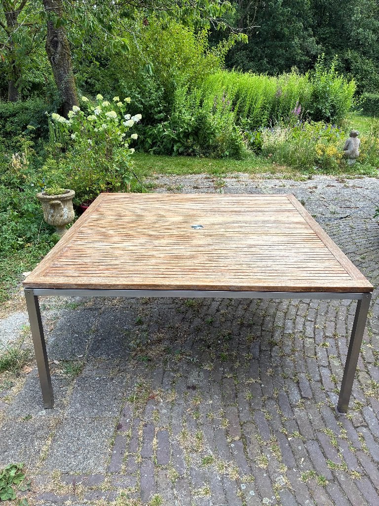 Gloster Nexus 157 x 157 (8 persoons) teak + RVS tuintafel, Tuin en Terras, Tuintafels, Ophalen, Gebruikt, Vierkant, Teakhout