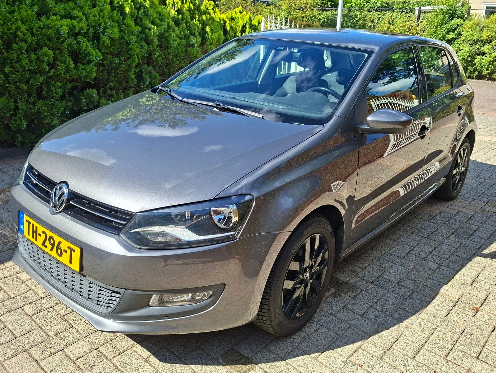 Volkswagen Polo 1.6 TDI 66KW 2012 Grijs, Auto's, Voorwielaandrijving, 1057 kg, 4 cilinders, 570 kg