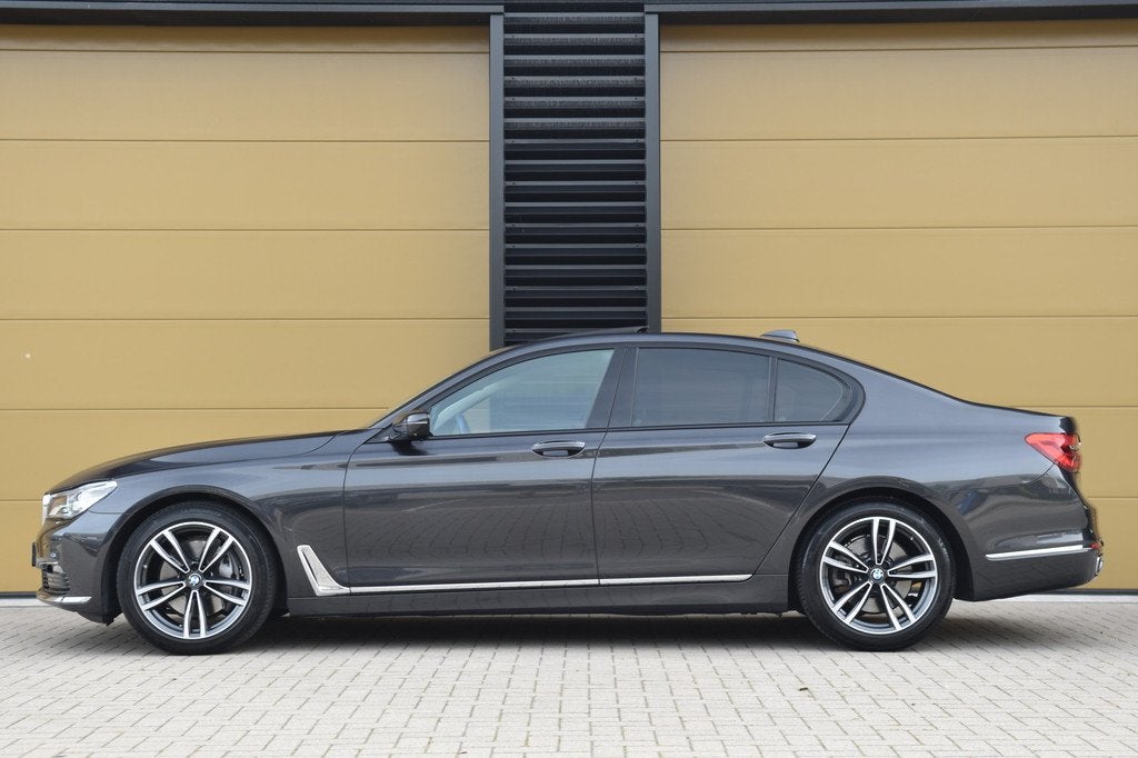 BMW 7 Serie 740i High Executive * Schuifdak * Stoelmassage *, Auto's, BMW, Automaat, Gebruikt, 1700 kg, Met garantie (alle)
