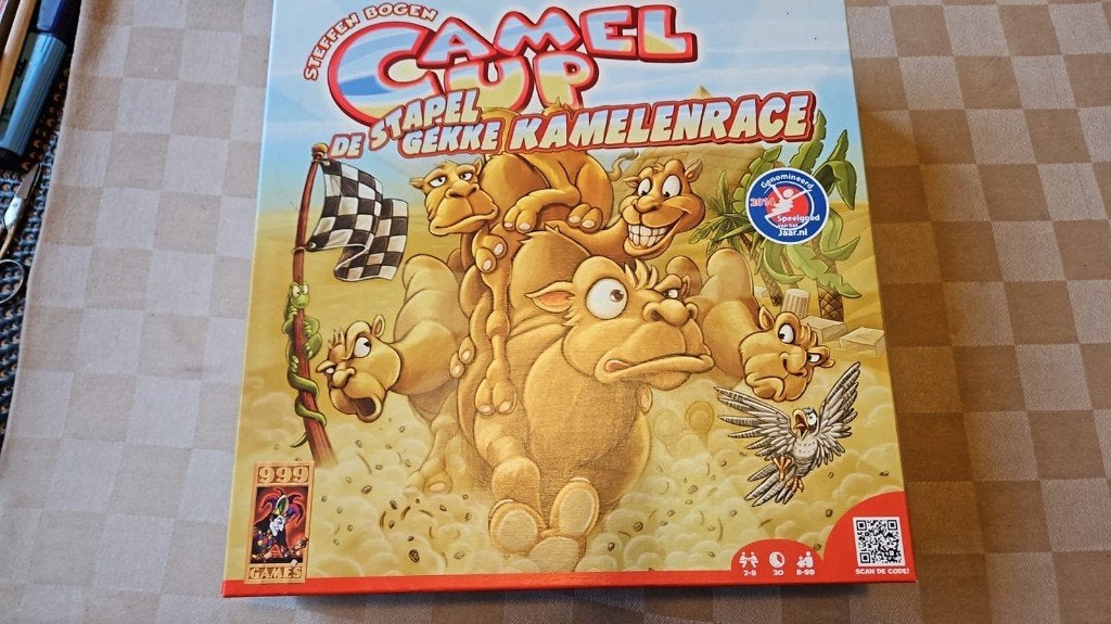 bordspel van 999 games Camel UP gekke kamelenrace, Vijf spelers of meer, Ophalen of Verzenden, Zo goed als nieuw