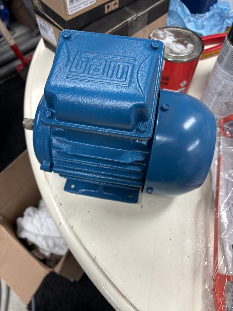 3-fase motor 0.37kW 1400T/m (=4p) B3T IE2 230/400V 50Hz W21, Ophalen of Verzenden, Nieuw