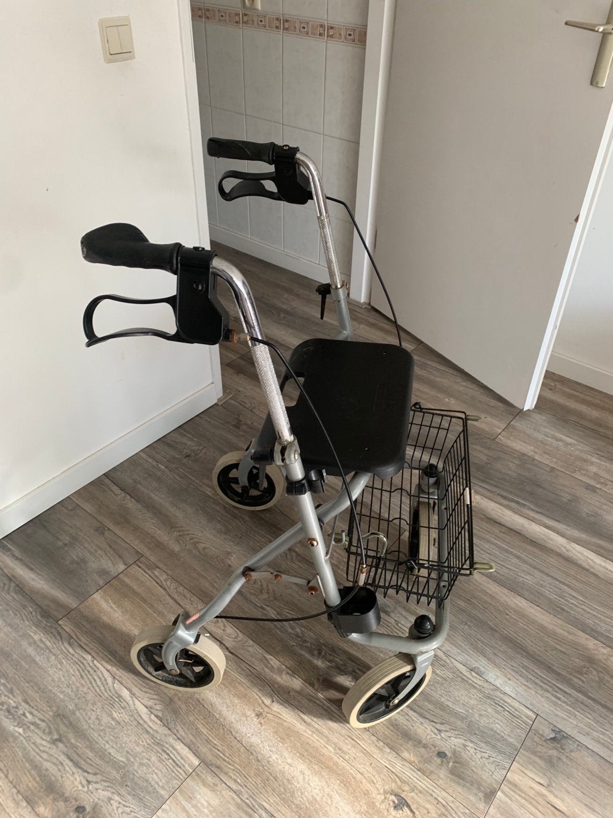 Rollator te koop, Diversen, Ophalen, Zo goed als nieuw