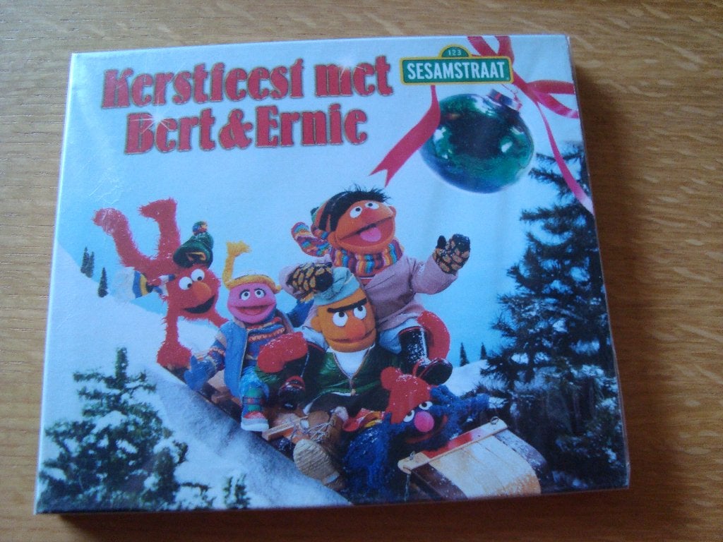 Kerstfeest met bert en ernie nieuw, Ophalen of Verzenden, Nieuw in verpakking