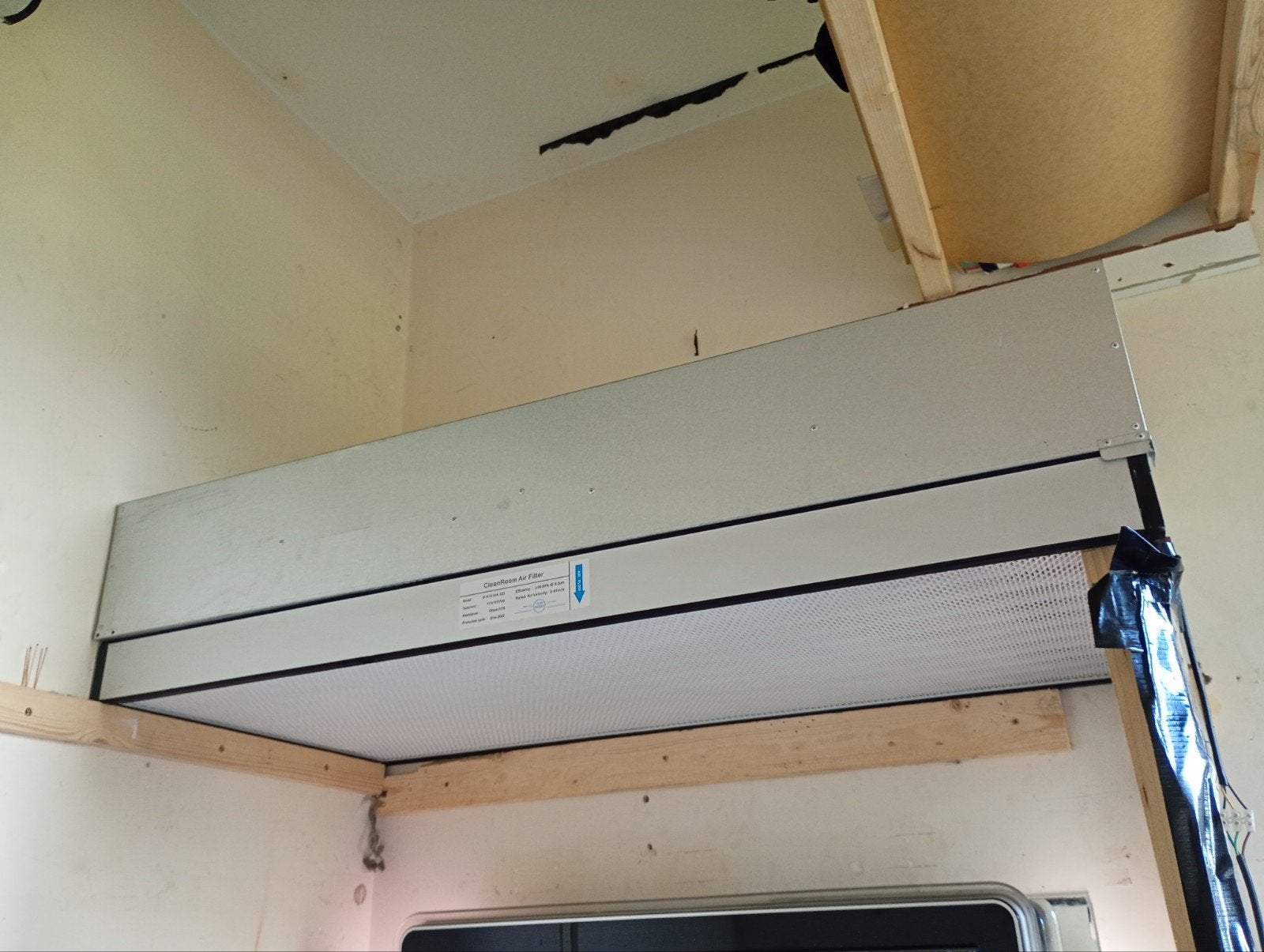 Foto 2 van CleanRoom Air Filter D-H13-2X4-S22 - zonder tafel