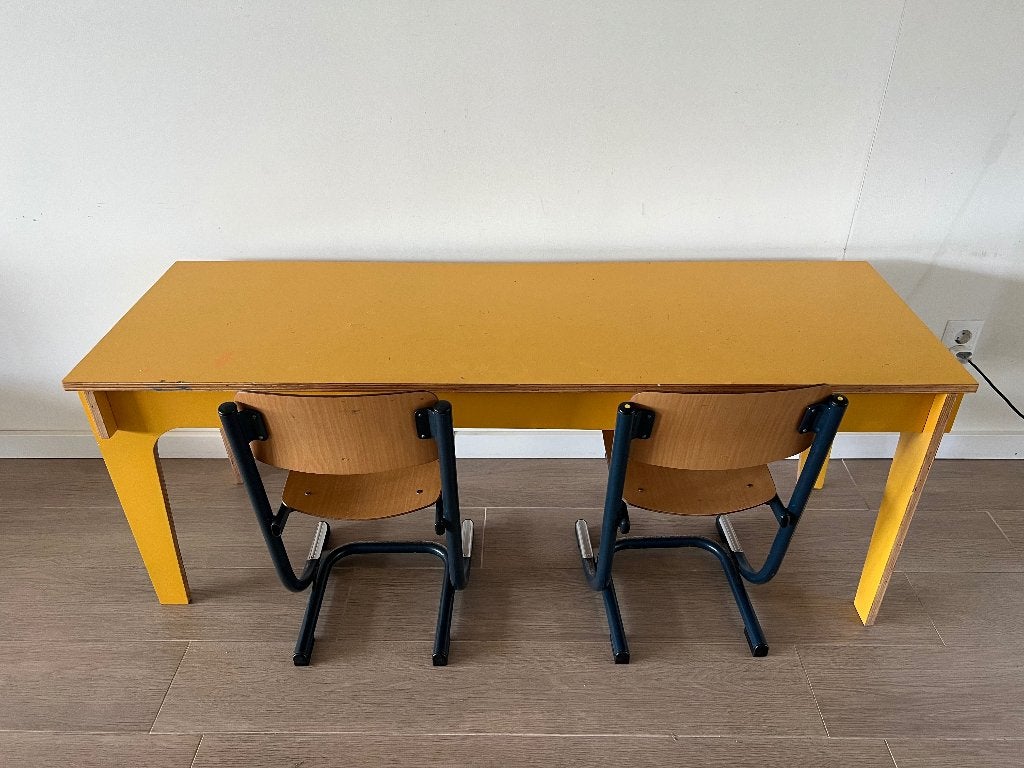 Gele kindertafel met 2 stoeltjes, Kinderen en Baby's, Kinderkamer | Tafels en Stoelen, Ophalen, Gebruikt, Tafel(s) en Stoel(en)
