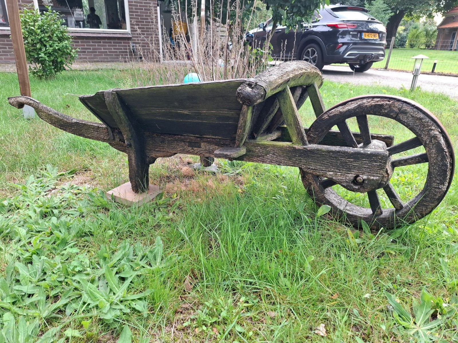Decoratieve Oude Houten Kruiwagen - Tuinornament, Tuin en Terras, Ophalen, Gebruikt, Handmatig, Eenwielig