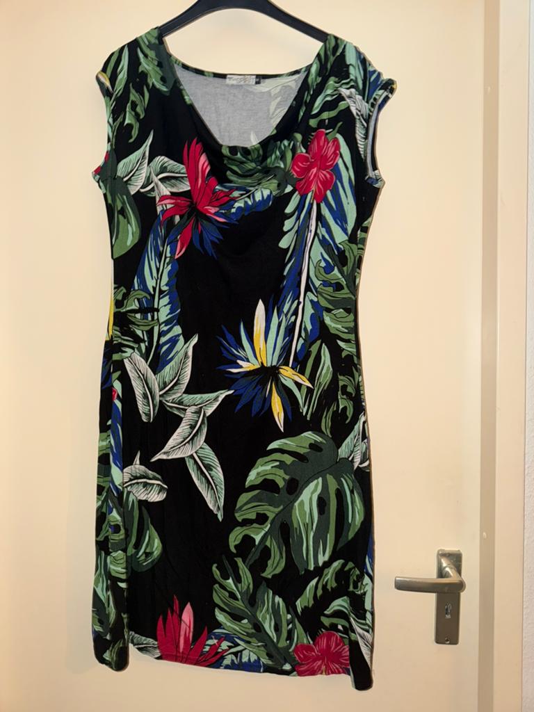 Dames bloemenprint jurk van True Spirit, Kleding | Dames, Ophalen of Verzenden, Zo goed als nieuw, Maat 42/44 (L)