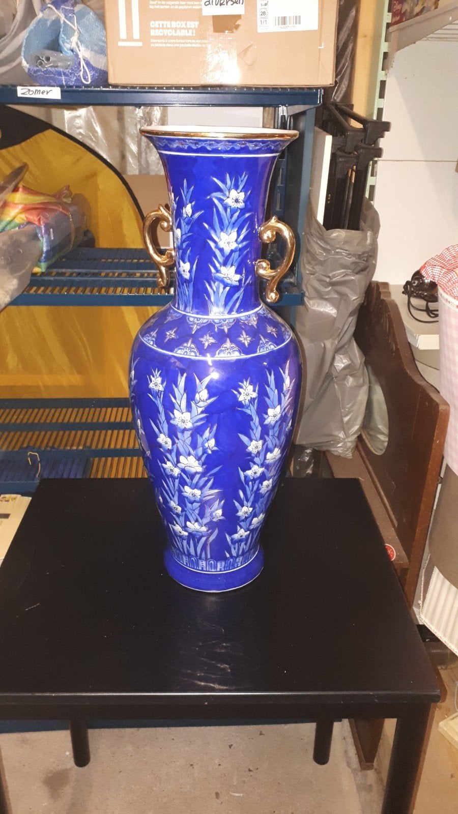 Grote blauwe Chinese vaas met bloemmotief, Antiek en Kunst, Ophalen